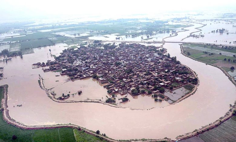 flood water entered into western side of the city Fazalpur