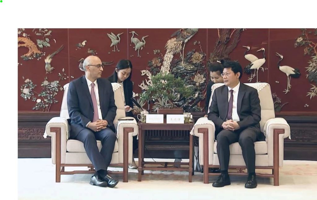 Pakistan’s Ambassador to China, Moin ul Haque meeting with Mr. Wang Jinjian, Party Secretary of Yangzhou city in Jiangsu, China