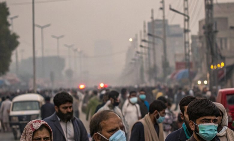 Really Suffocating: Pakistan Emerges from Record Smog Season